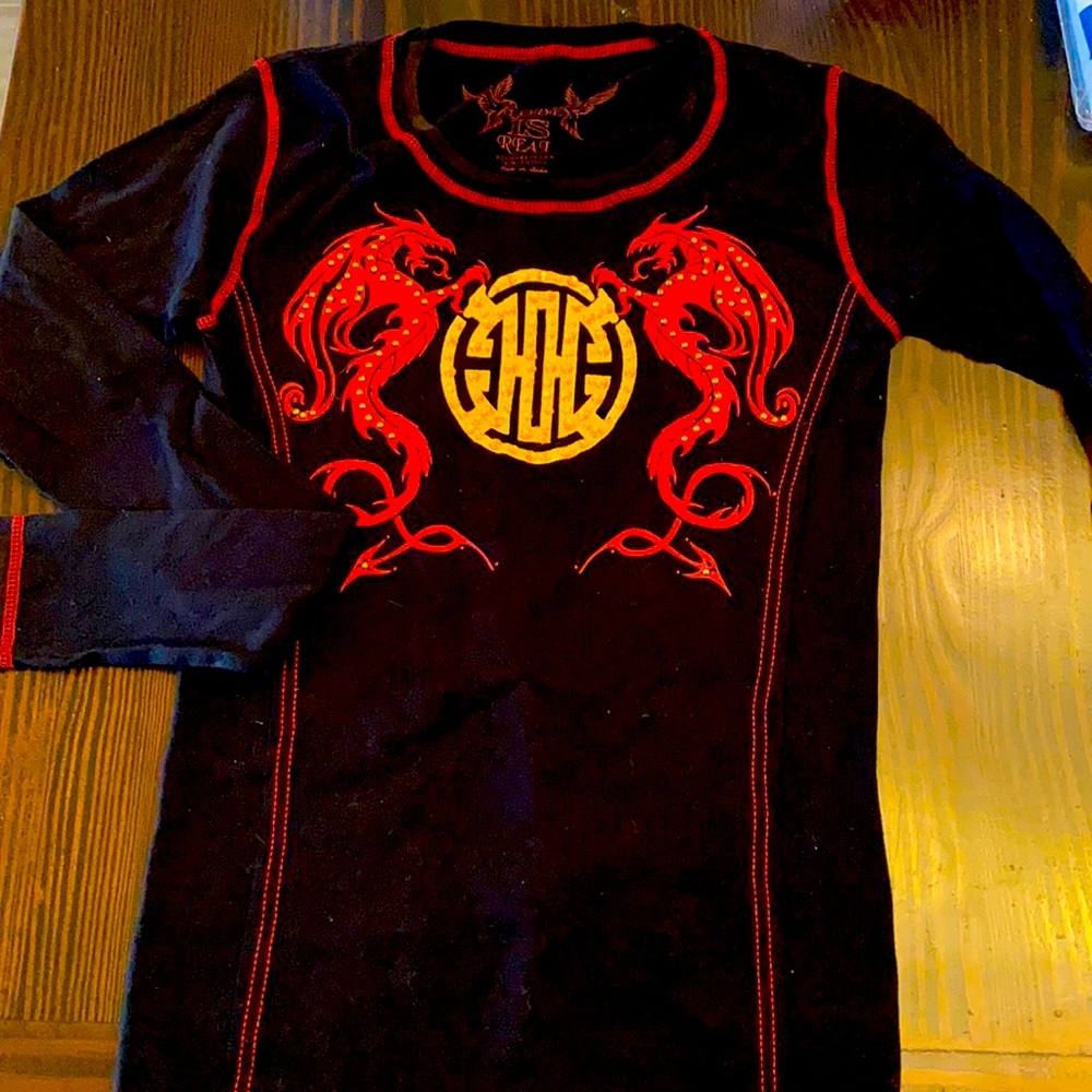 Love is real designer tee NWT lg